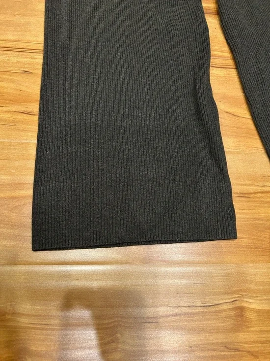 Uniqlo Black Straight-Leg Knit Pants - Picture 7 of 9